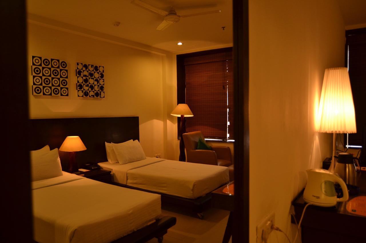 The Seventeen Degrees Hotel Dhanbād Exteriör bild