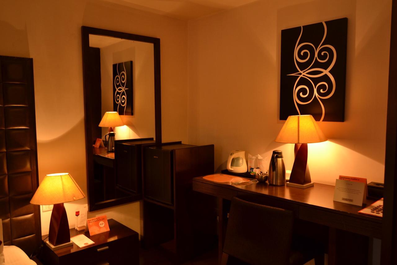 The Seventeen Degrees Hotel Dhanbād Exteriör bild