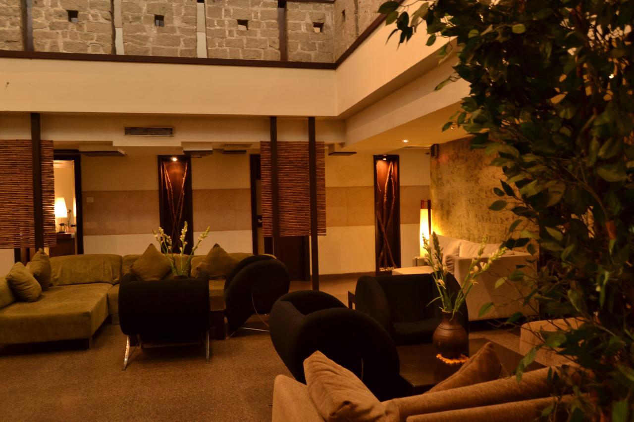 The Seventeen Degrees Hotel Dhanbād Exteriör bild