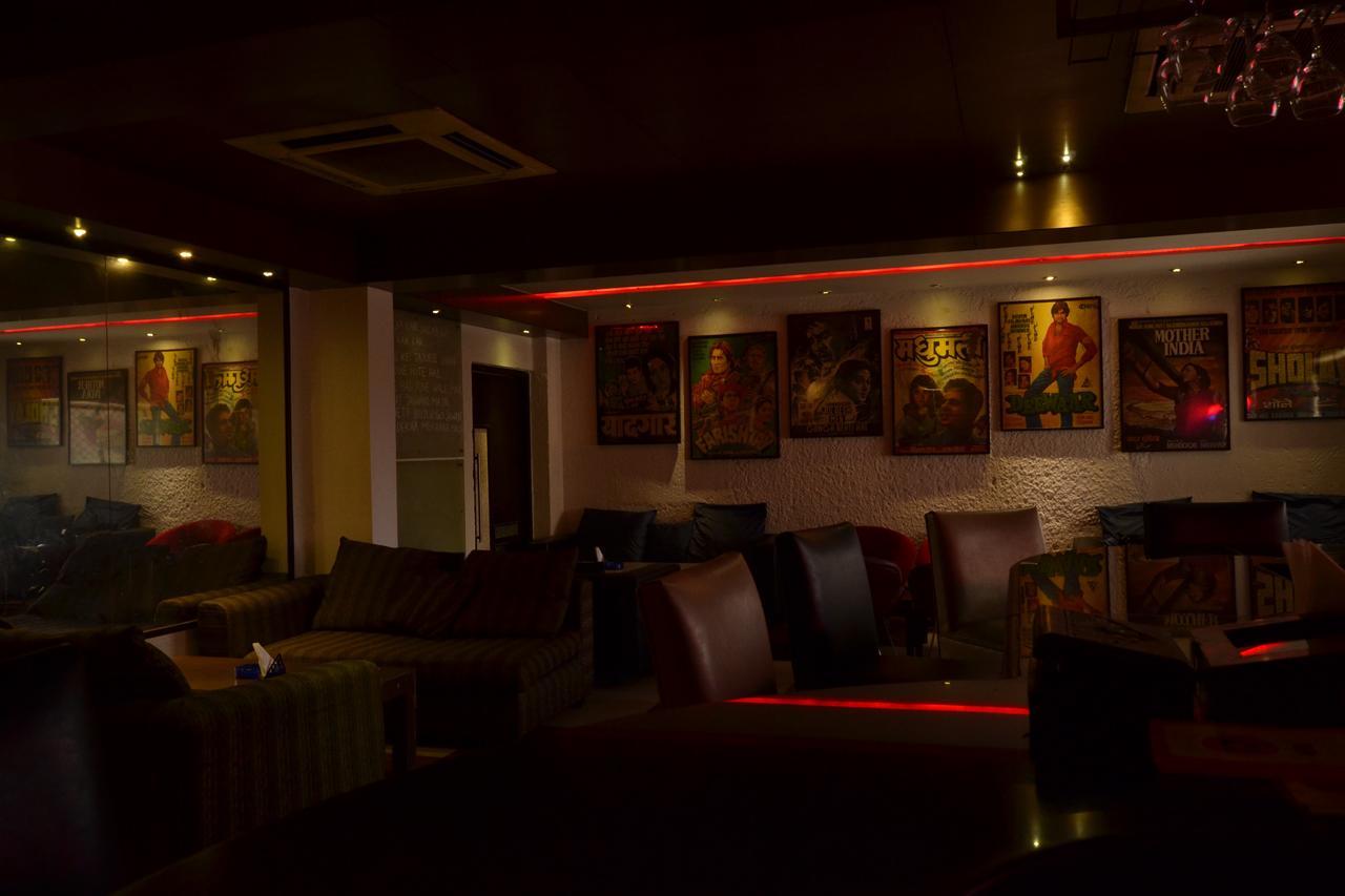 The Seventeen Degrees Hotel Dhanbād Exteriör bild
