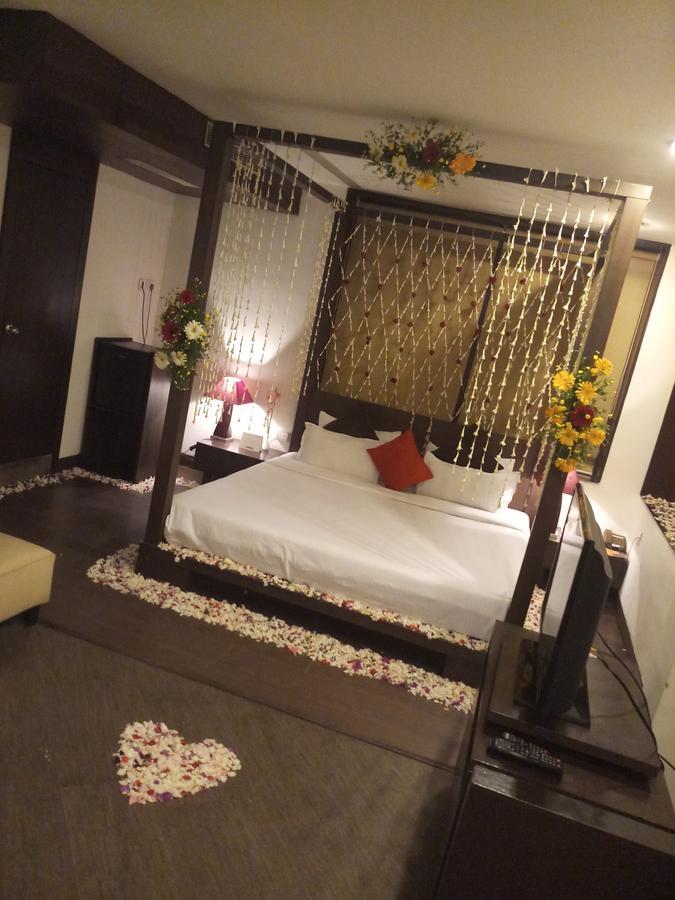The Seventeen Degrees Hotel Dhanbād Exteriör bild