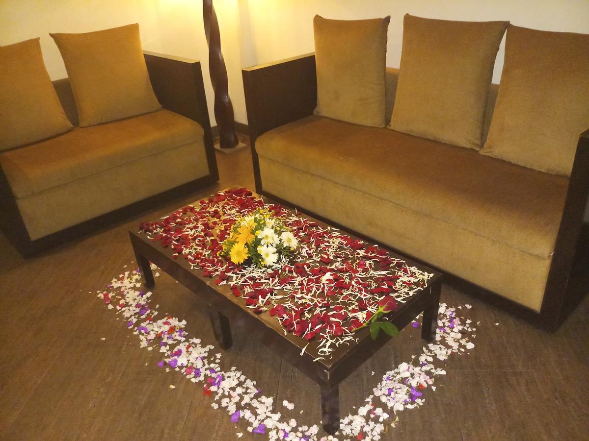 The Seventeen Degrees Hotel Dhanbād Exteriör bild