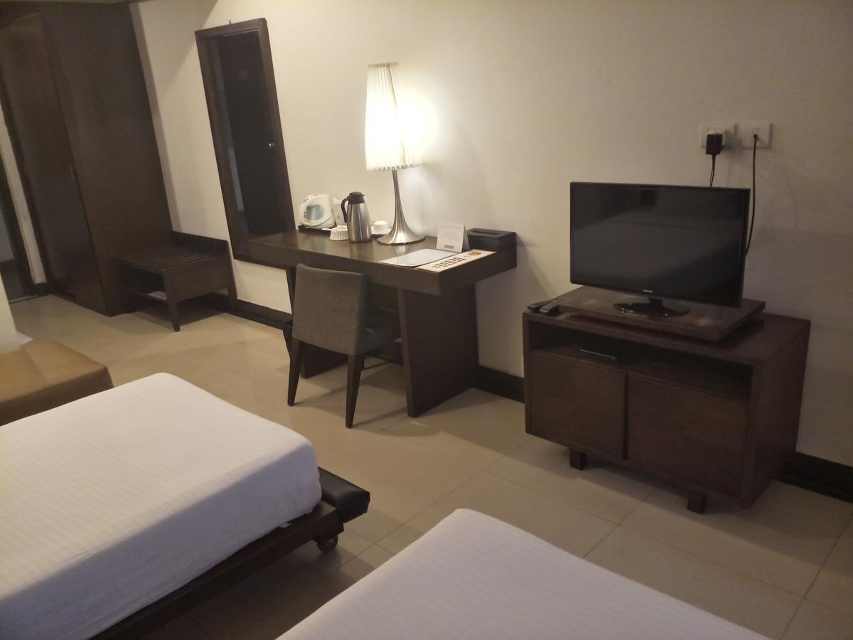 The Seventeen Degrees Hotel Dhanbād Exteriör bild