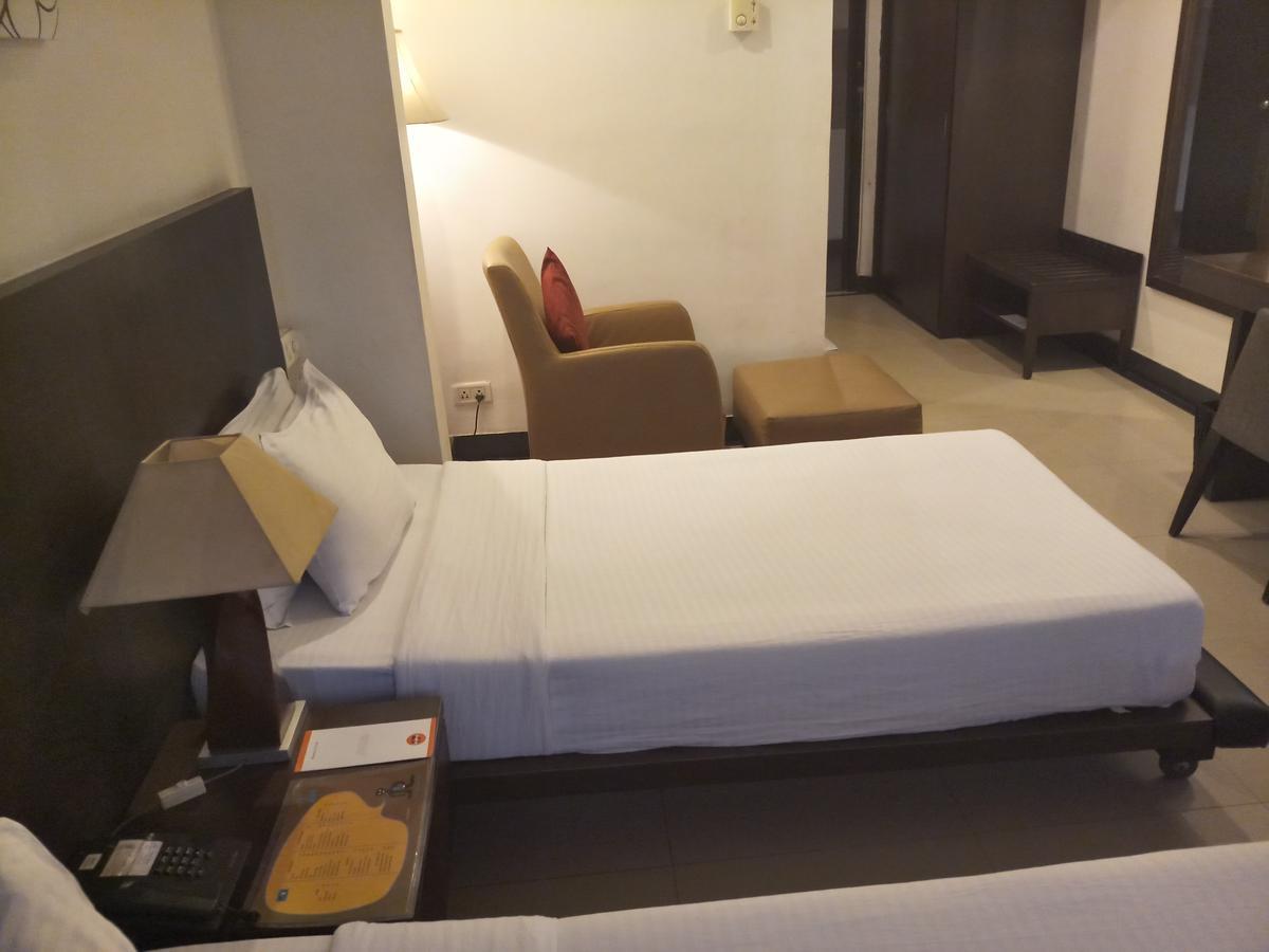 The Seventeen Degrees Hotel Dhanbād Exteriör bild