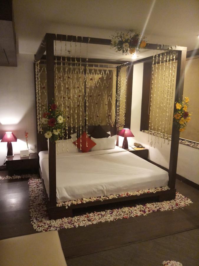 The Seventeen Degrees Hotel Dhanbād Exteriör bild
